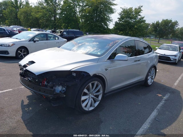 2016 Tesla Model X 60d/70d/75d/90d/p100d მანქანა იყიდება აუქციონზე, vin: 5YJXCBE26GF007896, აუქციონის ნომერი: 45948121