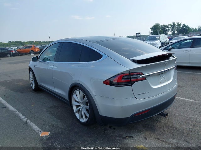 2016 Tesla Model X 60d/70d/75d/90d/p100d მანქანა იყიდება აუქციონზე, vin: 5YJXCBE26GF007896, აუქციონის ნომერი: 45948121
