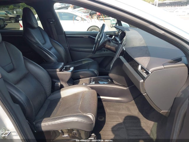 2016 Tesla Model X 60d/70d/75d/90d/p100d მანქანა იყიდება აუქციონზე, vin: 5YJXCBE26GF007896, აუქციონის ნომერი: 45948121