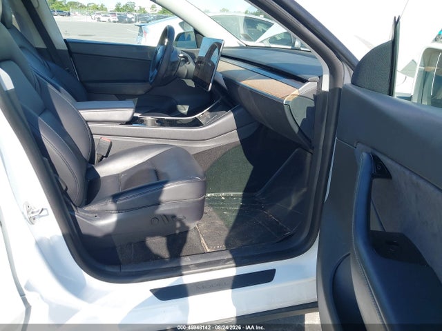 Продажа на аукционе авто 2020 Tesla Model Y Long Range Dual Motor All-wheel Drive, vin: 5YJYGDEE1LF032990, номер лота: 45948142