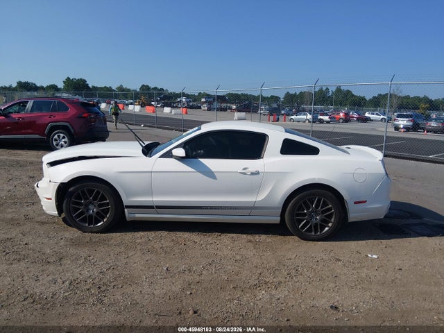 Продажа на аукционе авто 2013 Ford Mustang V6 Premium, vin: 1ZVBP8AM9D5206816, номер лота: 45948183