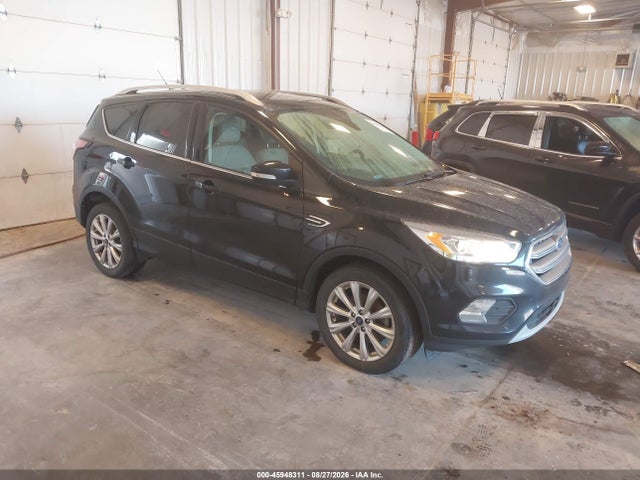 45948311 :رقم المزاد ، 1FMCU0JD1HUE45995 vin ، 2017 Ford Escape Titanium مزاد بيع