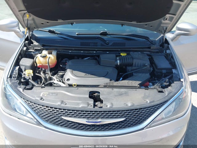 45948422 :رقم المزاد ، 2C4RC1BGXLR101698 vin ، 2020 Chrysler Pacifica Touring L مزاد بيع