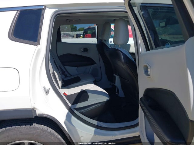 45948611 :رقم المزاد ، 3C4NJCBB0JT487580 vin ، 2018 Jeep Compass Sun And Wheel Fwd مزاد بيع