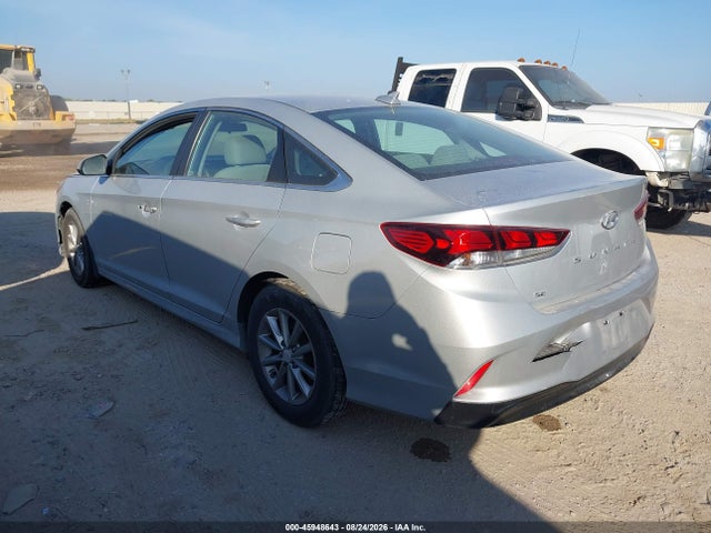 Hyundai SONATA SE 2018 5NPE24AF1JH680456 Image 3