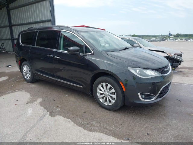 2017 Chrysler Pacifica Touring-l მანქანა იყიდება აუქციონზე, vin: 2C4RC1BG4HR705187, აუქციონის ნომერი: 45948649