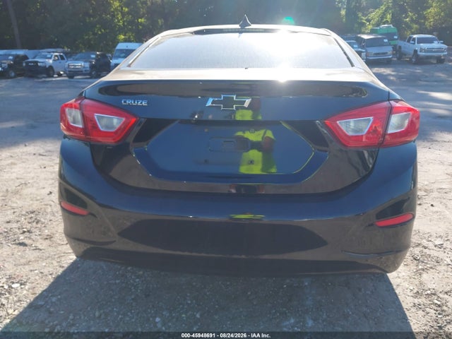 45948691 :رقم المزاد ، 1G1BC5SM2J7222084 vin ، 2018 Chevrolet Cruze Ls Auto مزاد بيع