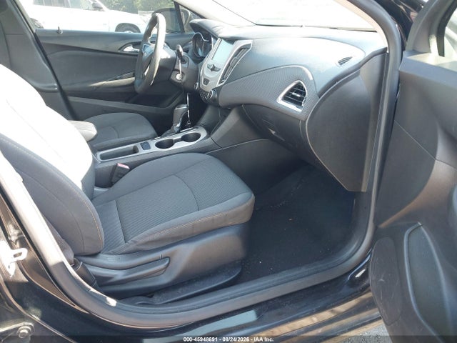 45948691 :رقم المزاد ، 1G1BC5SM2J7222084 vin ، 2018 Chevrolet Cruze Ls Auto مزاد بيع