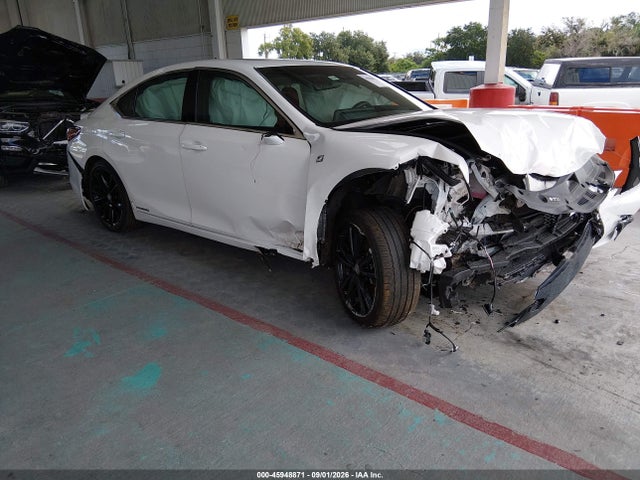 45948871 :رقم المزاد ، 58AGA1C15NU018990 vin ، 2022 Lexus Es 300h F Sport مزاد بيع