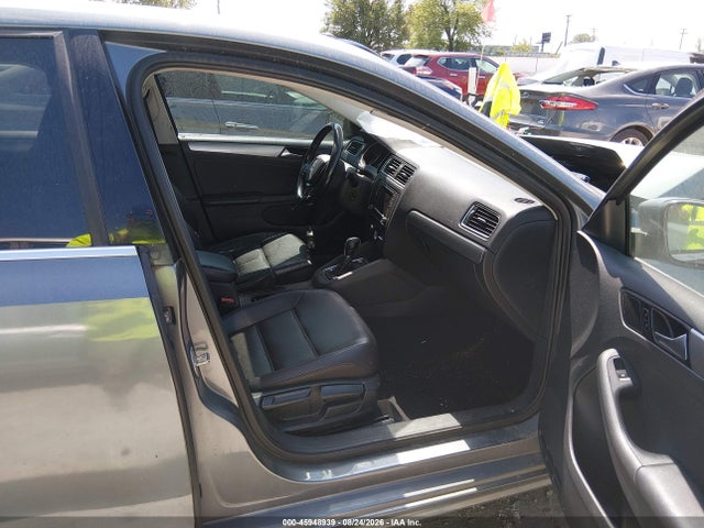 2017 Volkswagen Jetta 1.4t Se მანქანა იყიდება აუქციონზე, vin: 3VWDB7AJXHM260228, აუქციონის ნომერი: 45948939