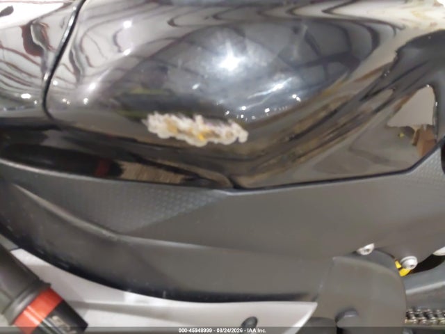 45948999 :رقم المزاد ، JYARJ16E78A005257 vin ، 2008 Yamaha Yzfr6 مزاد بيع
