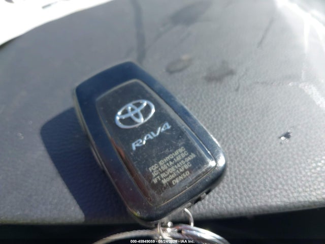 Продажа на аукционе авто 2021 Toyota Rav4 Xle Premium, vin: 2T3C1RFV5MW106222, номер лота: 45949059