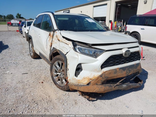 Продажа на аукционе авто 2021 Toyota Rav4 Xle Premium, vin: 2T3C1RFV5MW106222, номер лота: 45949059