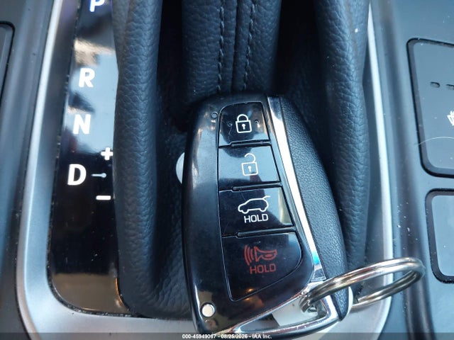 5NMZUDLB8HH050057 Hyundai Santa Fe Sport 2.4l