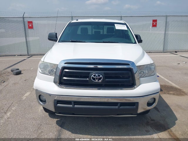 Продажа на аукционе авто 2013 Toyota Tundra Grade 5.7l V8, vin: 5TFUW5F14DX307777, номер лота: 45949098