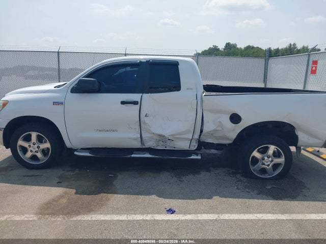 Продажа на аукционе авто 2013 Toyota Tundra Grade 5.7l V8, vin: 5TFUW5F14DX307777, номер лота: 45949098