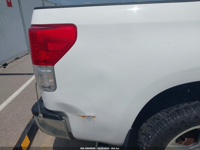Продажа на аукционе авто 2013 Toyota Tundra Grade 5.7l V8, vin: 5TFUW5F14DX307777, номер лота: 45949098