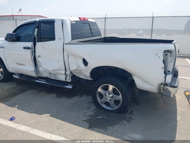 Продажа на аукционе авто 2013 Toyota Tundra Grade 5.7l V8, vin: 5TFUW5F14DX307777, номер лота: 45949098