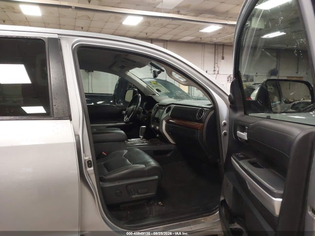 Aukcja sprzedaży 2017 Toyota Tundra Limited 5.7l V8, vin: 5TFHY5F19HX595071, numer aukcji: 45949138