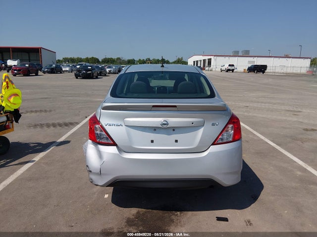 45949220 :رقم المزاد ، 3N1CN7AP0JK413245 vin ، 2018 Nissan Versa 1.6 Sv مزاد بيع