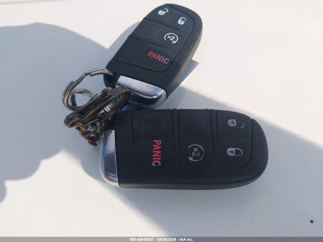 Продажа на аукционе авто 2016 Jeep Renegade Latitude, vin: ZACCJBBTXGPD21917, номер лота: 45949307