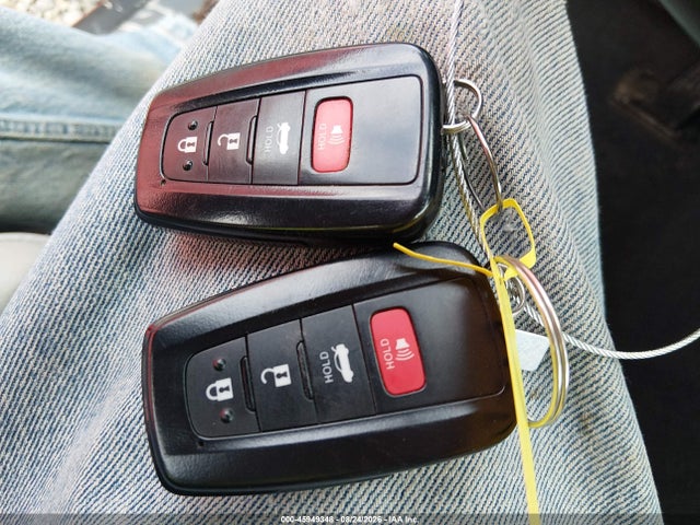 45949348 :رقم المزاد ، 4T1B61HK8KU172061 vin ، 2019 Toyota Camry Xse مزاد بيع