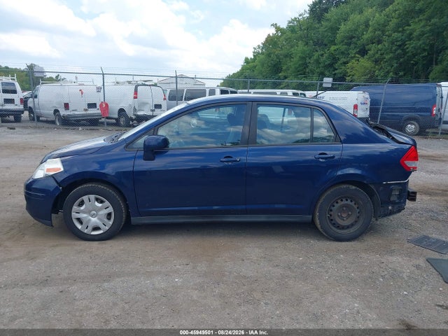 2011 Nissan Versa 1.8s მანქანა იყიდება აუქციონზე, vin: 3N1BC1AP3BL447240, აუქციონის ნომერი: 45949501