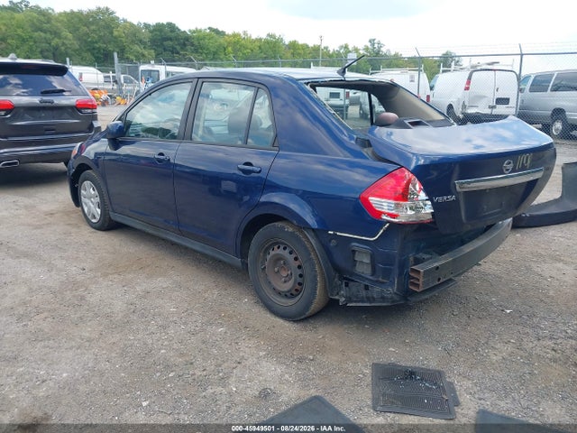 2011 Nissan Versa 1.8s მანქანა იყიდება აუქციონზე, vin: 3N1BC1AP3BL447240, აუქციონის ნომერი: 45949501