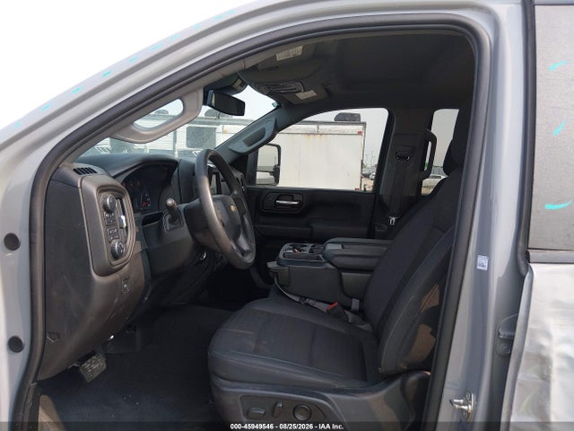 45949546 :رقم المزاد ، 1GC4KME79SF101305 vin ، 2025 Chevrolet Silverado 2500hd 4wd  Standard Bed Custom مزاد بيع