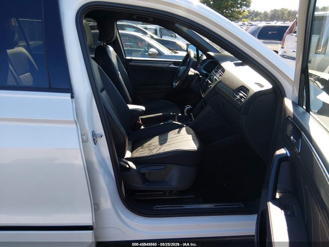 Aukcja sprzedaży 2024 Volkswagen Tiguan 2.0t Se R-line Black, vin: 3VV8B7AX4RM073837, numer aukcji: 45949560