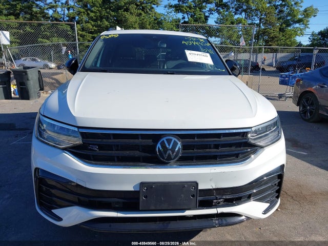 Aukcja sprzedaży 2024 Volkswagen Tiguan 2.0t Se R-line Black, vin: 3VV8B7AX4RM073837, numer aukcji: 45949560