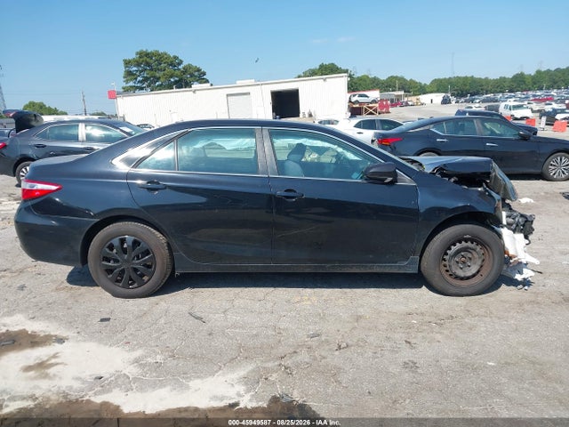 45949587 :رقم المزاد ، 4T1BF1FK8GU137711 vin ، 2016 Toyota Camry Le مزاد بيع