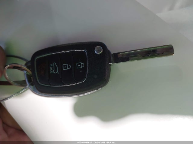 45949627 :رقم المزاد ، 5XYZU3LB4HG384753 vin ، 2017 Hyundai Santa Fe Sport 2.4l مزاد بيع