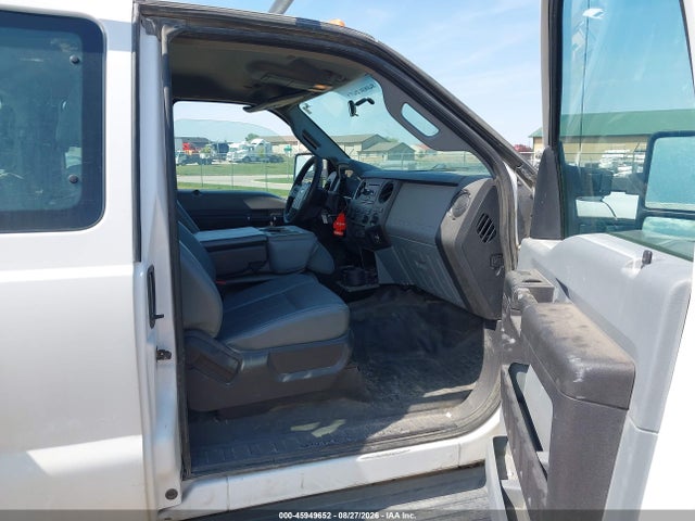 45949652 :رقم المزاد ، 1FT8X3D64GEC32919 vin ، 2016 Ford F-350 Xl مزاد بيع