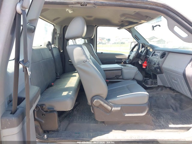 45949652 :رقم المزاد ، 1FT8X3D64GEC32919 vin ، 2016 Ford F-350 Xl مزاد بيع