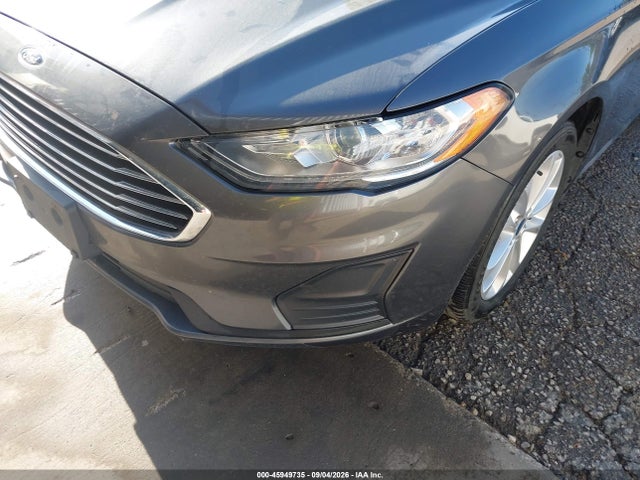 45949735 :رقم المزاد ، 3FA6P0LUXKR226964 vin ، 2019 Ford Fusion Hybrid Se مزاد بيع