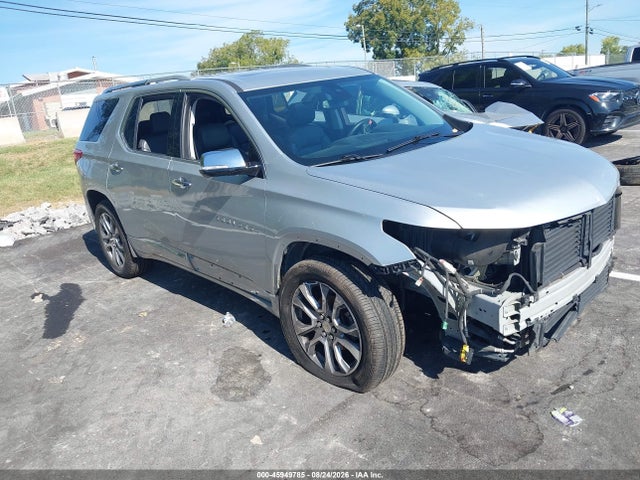 45949785 :رقم المزاد ، 1GNERKKW6JJ135933 vin ، 2018 Chevrolet Traverse Premier مزاد بيع