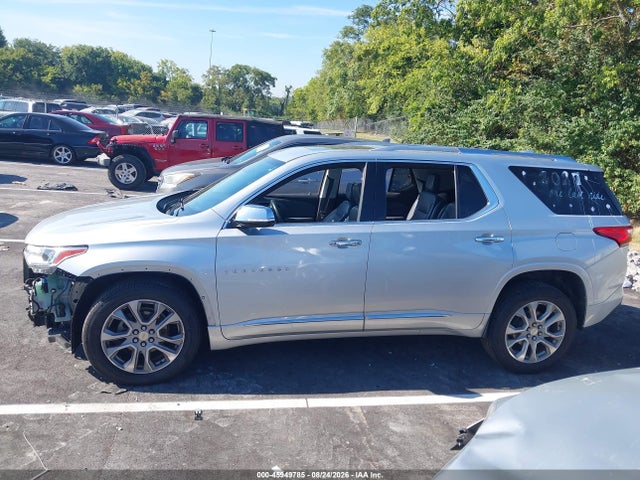 45949785 :رقم المزاد ، 1GNERKKW6JJ135933 vin ، 2018 Chevrolet Traverse Premier مزاد بيع
