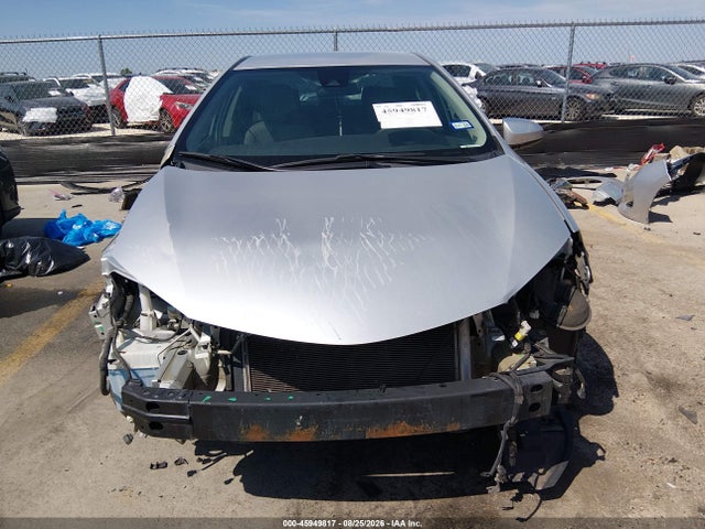 Toyota COROLLA LE 2018 5YFBURHE8JP851715 Image 13