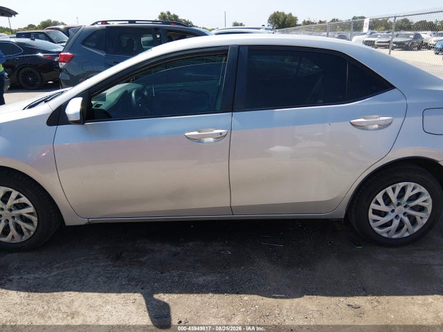 Toyota COROLLA LE 2018 5YFBURHE8JP851715 Image 15