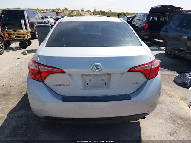 Toyota COROLLA LE 2018 5YFBURHE8JP851715 Image 17
