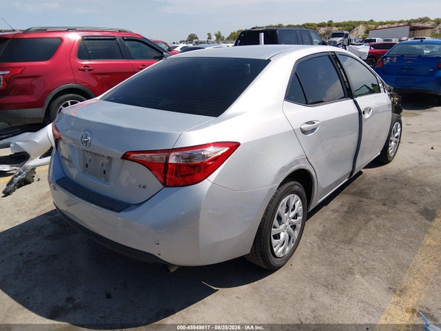 Toyota COROLLA LE 2018 5YFBURHE8JP851715 Image 4