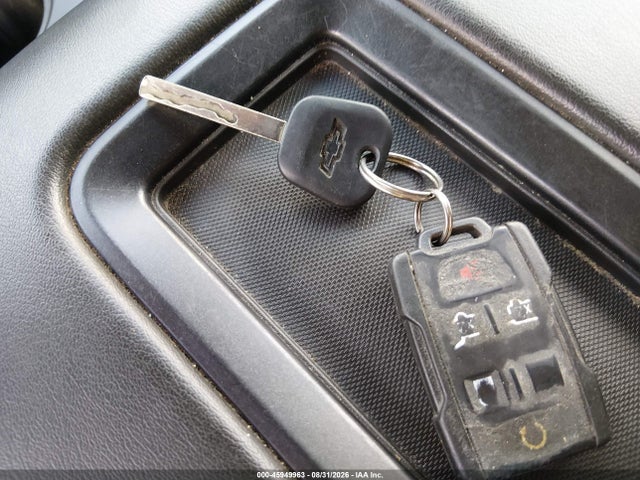 Продажа на аукционе авто 2018 Chevrolet Suburban Lt, vin: 1GNSKHKC0JR133614, номер лота: 45949963