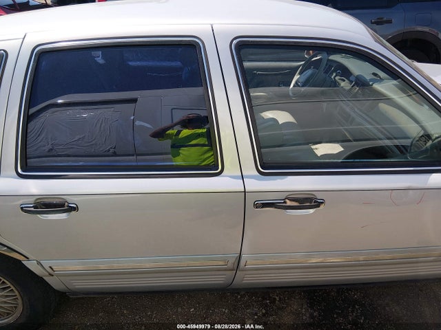 45949979 :رقم المزاد ، 1LNLM82W3TY648645 vin ، 1996 Lincoln Town Car Sgn/dmnd Anv/cypress/jn مزاد بيع