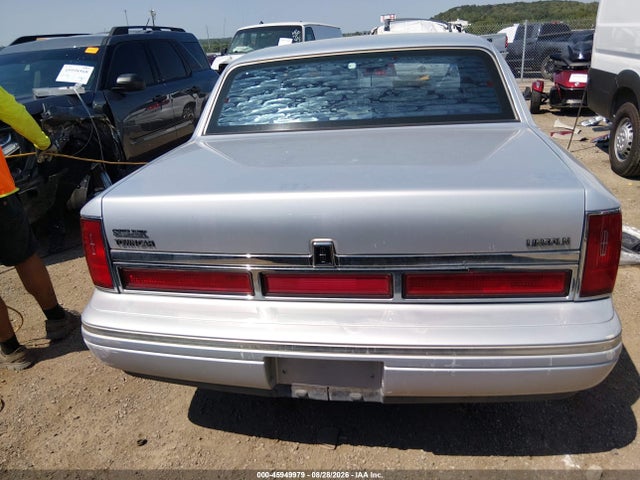 45949979 :رقم المزاد ، 1LNLM82W3TY648645 vin ، 1996 Lincoln Town Car Sgn/dmnd Anv/cypress/jn مزاد بيع