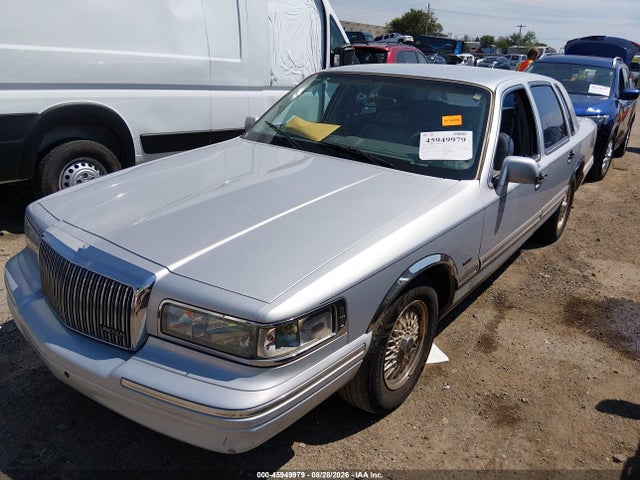 45949979 :رقم المزاد ، 1LNLM82W3TY648645 vin ، 1996 Lincoln Town Car Sgn/dmnd Anv/cypress/jn مزاد بيع