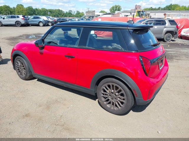 Продаж на аукціоні авто 2025 Mini Hardtop Cooper S, vin: WMW23GD0XS2W37453, номер лоту: 45950005