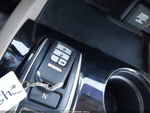 Продаж на аукціоні авто 2017 Honda Pilot Touring, vin: 5FNYF6H93HB017752, номер лоту: 45950012