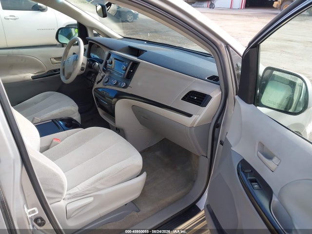 Aukcja sprzedaży 2011 Toyota Sienna Le V6, vin: 5TDKK3DC2BS126899, numer aukcji: 45950055