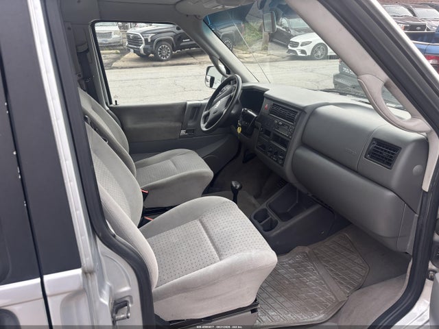 45950077 :رقم المزاد ، WV2NB47052H097117 vin ، 2002 Volkswagen Eurovan Mv مزاد بيع
